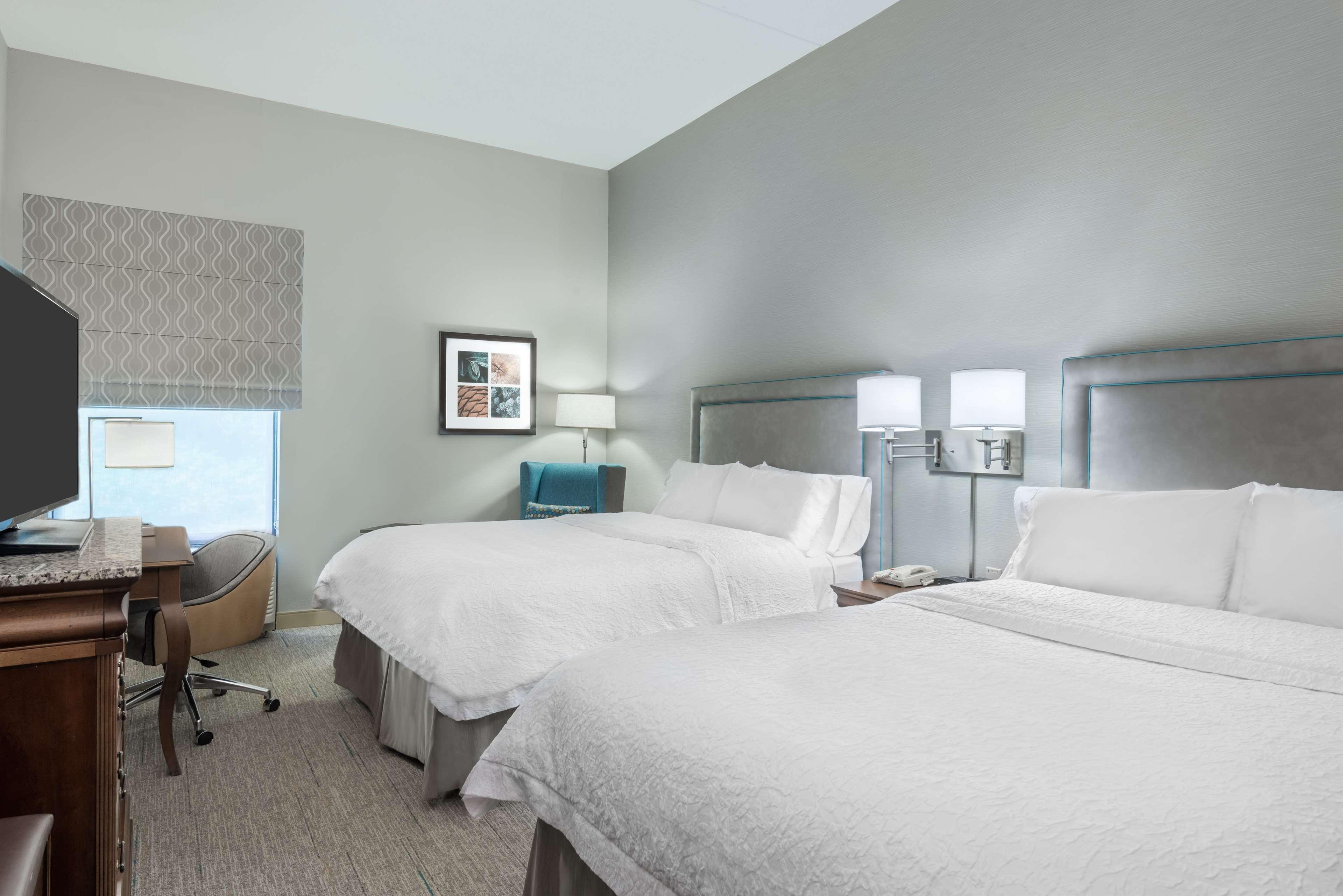 Hampton Inn Hartford Airport Windsor Locks Exterior photo