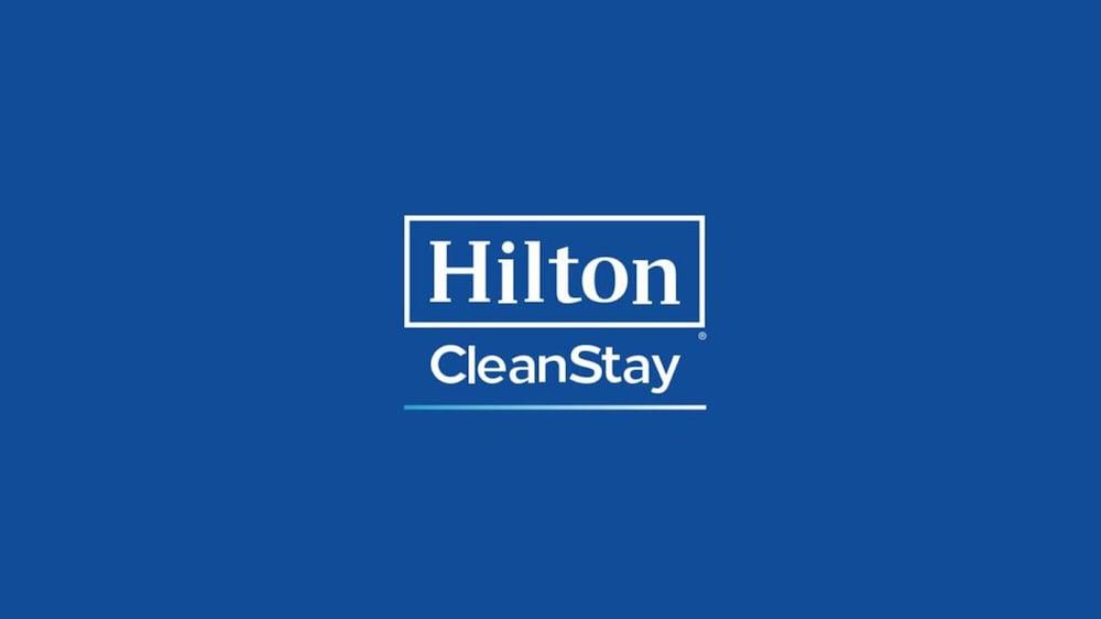 Hampton Inn Hartford Airport Windsor Locks Exterior photo