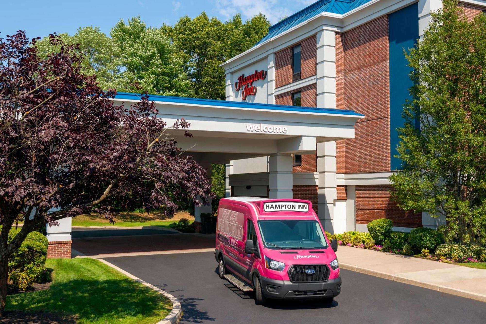 Hampton Inn Hartford Airport Windsor Locks Exterior photo